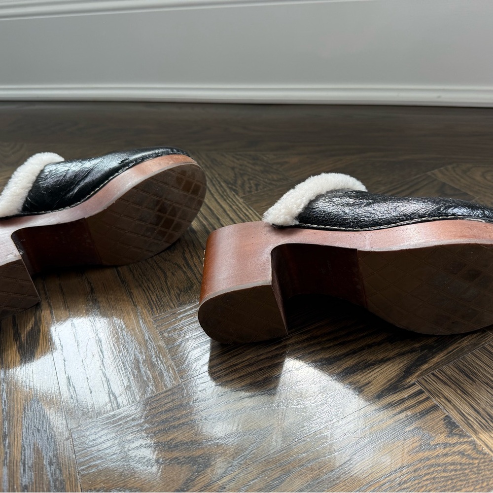 CHANEL Black and White Mules with Plush Lining - Picture 5 of 5